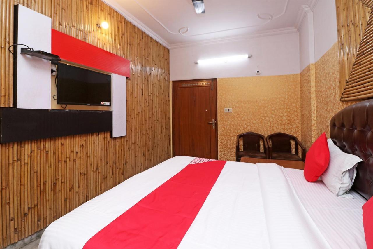 Oyo 29304 Hotel Pooja Yamuna Nagar Exterior photo